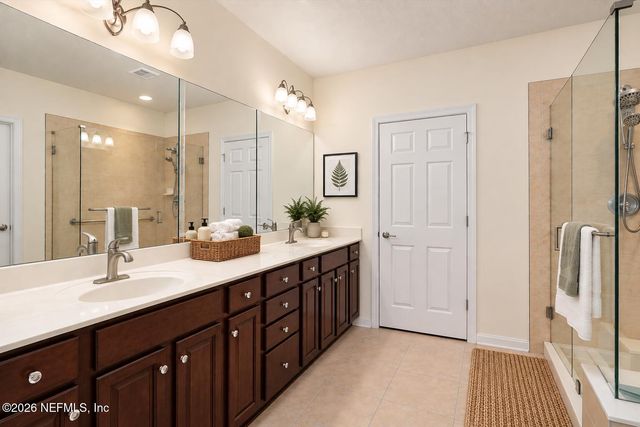 8686 LITTLE SWIFT Circle, Jacksonville, FL 32256