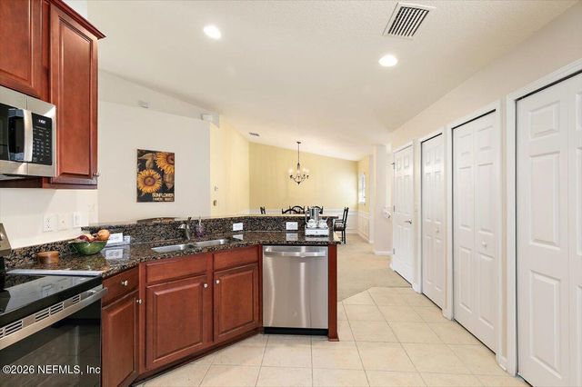 8686 LITTLE SWIFT Circle, Jacksonville, FL 32256