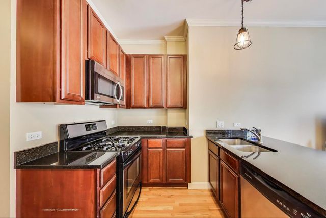 1949 N WHIPPLE Street 1, Chicago, IL 60647