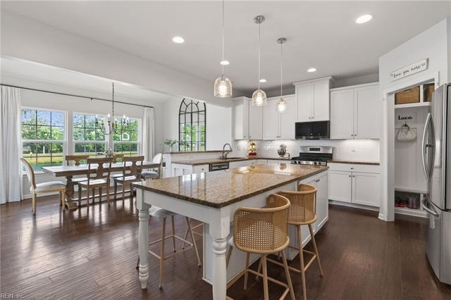 408 Mike TRL, Chesapeake, VA 23322