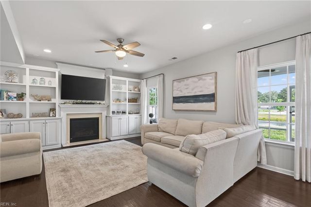 408 Mike TRL, Chesapeake, VA 23322