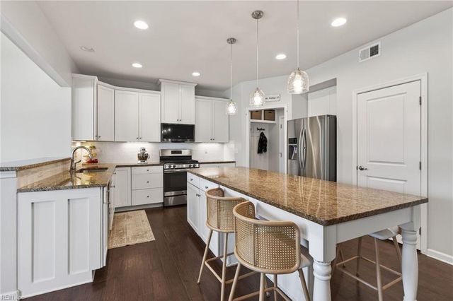 408 Mike TRL, Chesapeake, VA 23322