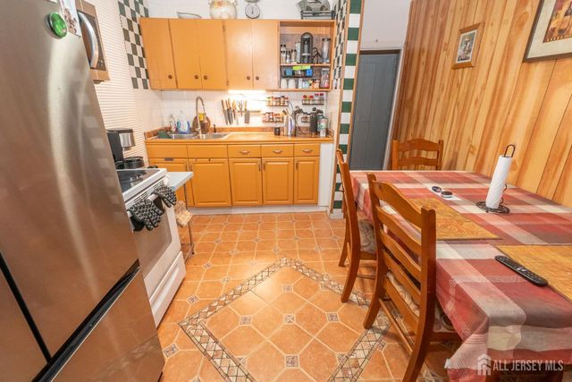 495 Amboy Avenue, Perth Amboy, NJ 08861