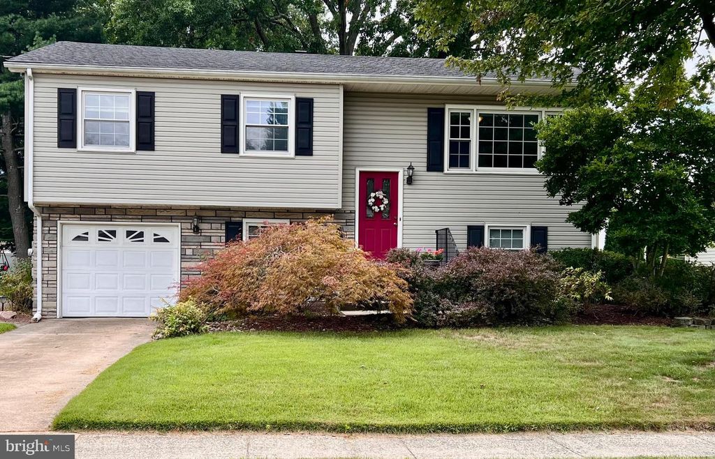9 PASADENA DRIVE, HAMILTON TOWNSHIP, NJ 08619 — exterior