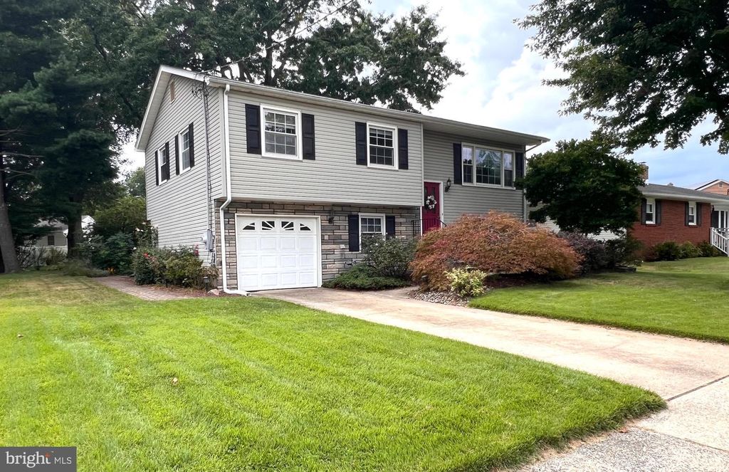 9 PASADENA DRIVE, HAMILTON TOWNSHIP, NJ 08619 — photo 2