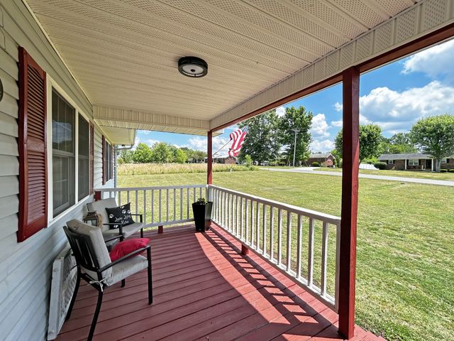 2065 Austin Rd, Lafayette, TN 37083