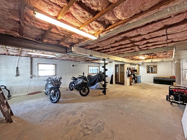 2065 Austin Rd, Lafayette, TN 37083