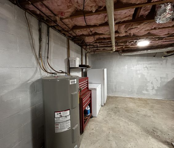 2065 Austin Rd, Lafayette, TN 37083