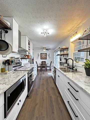 2065 Austin Rd, Lafayette, TN 37083