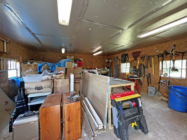 2065 Austin Rd, Lafayette, TN 37083