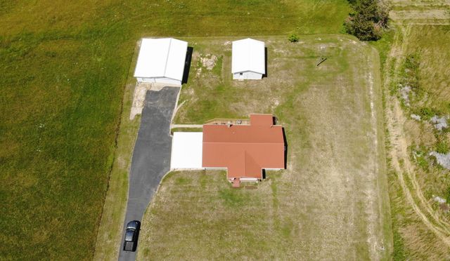 2065 Austin Rd, Lafayette, TN 37083