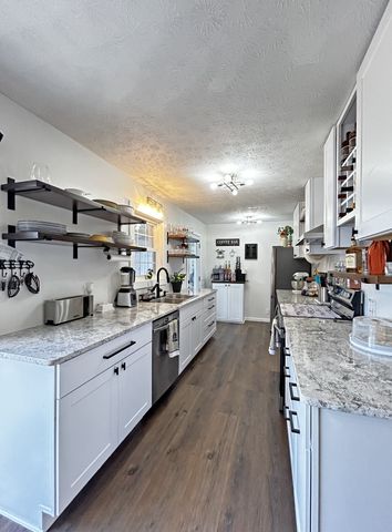 2065 Austin Rd, Lafayette, TN 37083