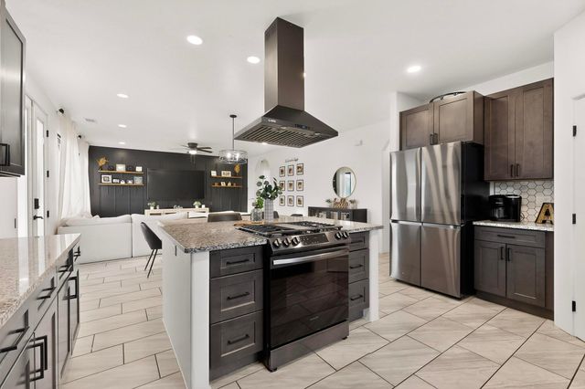 3930 Jaxson Lane, Santa Fe, NM 87507