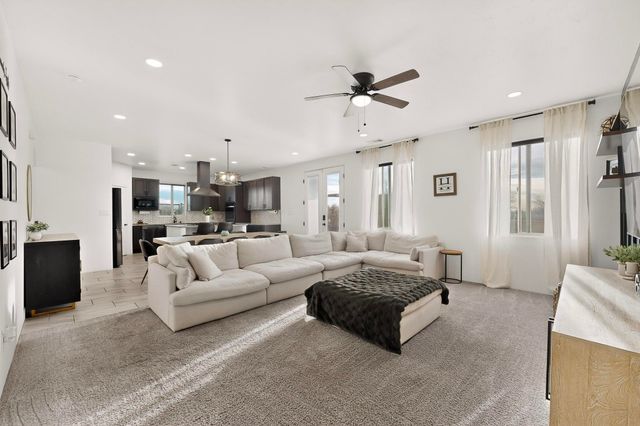 3930 Jaxson Lane, Santa Fe, NM 87507