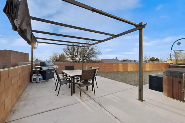 3930 Jaxson Lane, Santa Fe, NM 87507