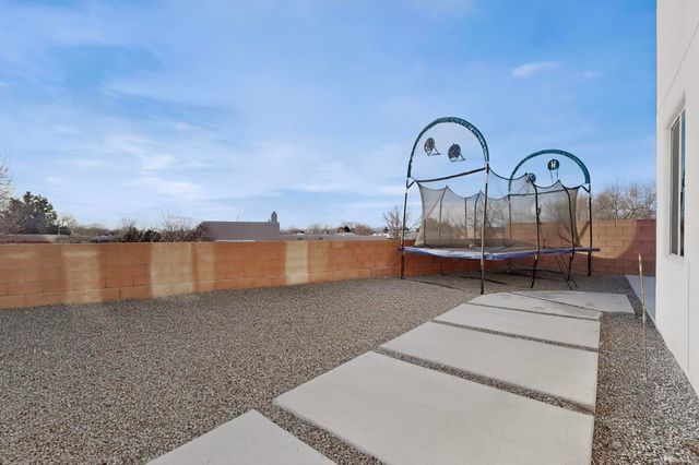 3930 Jaxson Lane, Santa Fe, NM 87507