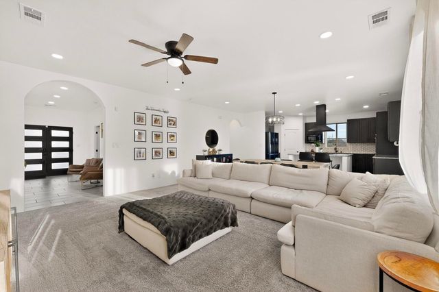 3930 Jaxson Lane, Santa Fe, NM 87507