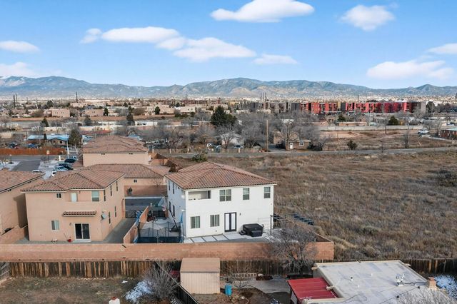 3930 Jaxson Lane, Santa Fe, NM 87507