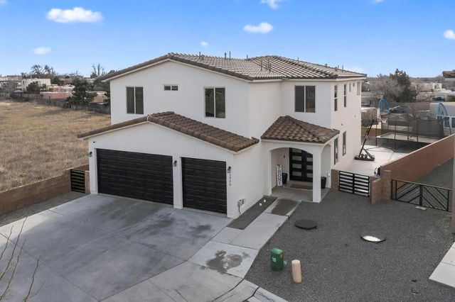 3930 Jaxson Lane, Santa Fe, NM 87507