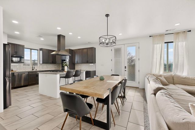 3930 Jaxson Lane, Santa Fe, NM 87507