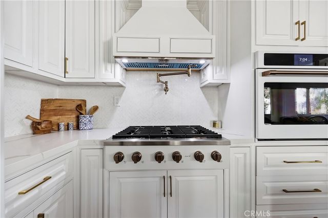 1222 Princeton Drive, Glendale, CA 91205