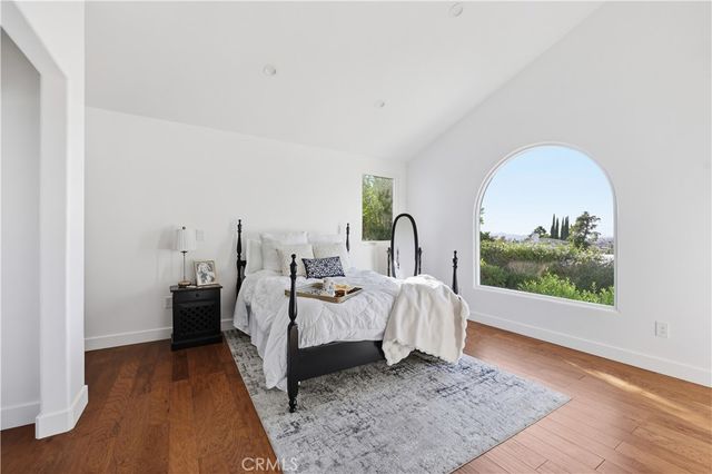 1222 Princeton Drive, Glendale, CA 91205
