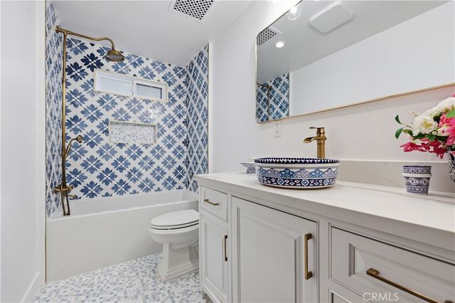 1222 Princeton Drive, Glendale, CA 91205