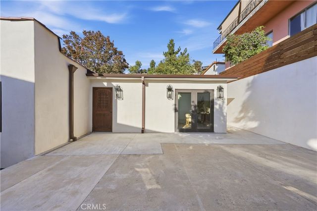 1222 Princeton Drive, Glendale, CA 91205
