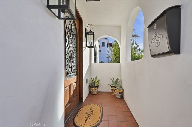 1222 Princeton Drive, Glendale, CA 91205