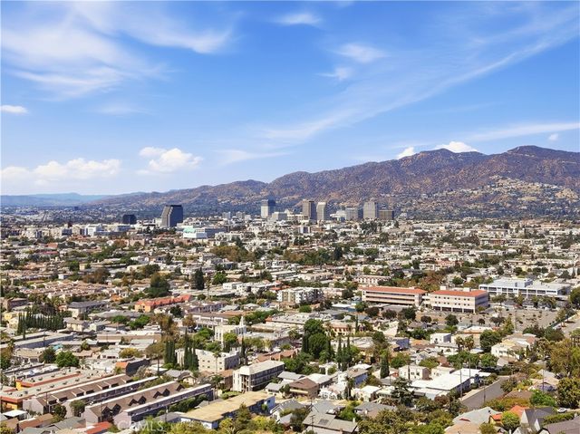 1222 Princeton Drive, Glendale, CA 91205