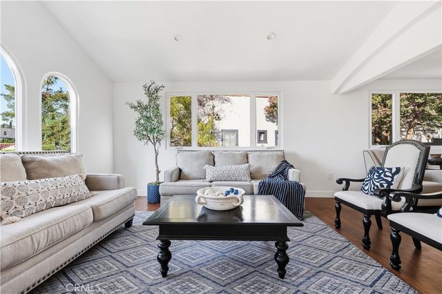 1222 Princeton Drive, Glendale, CA 91205
