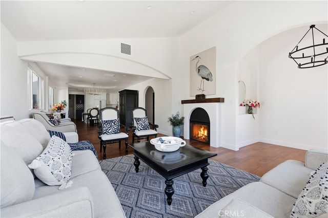 1222 Princeton Drive, Glendale, CA 91205