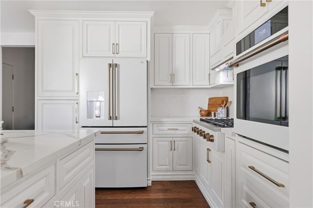 1222 Princeton Drive, Glendale, CA 91205