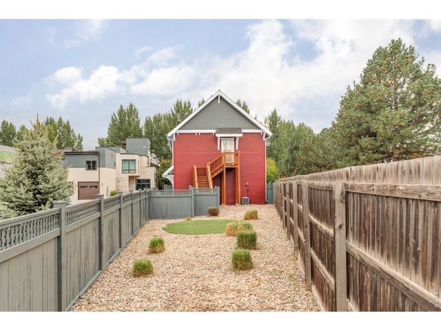 1020 Confidence Dr, Longmont, CO 80504