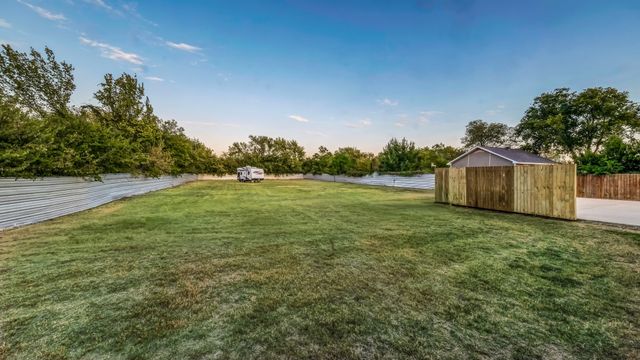 200 Waynell Street, White Settlement, TX 76108