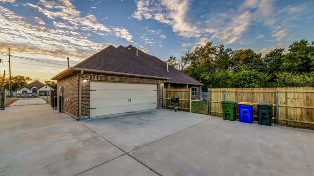 200 Waynell Street, White Settlement, TX 76108