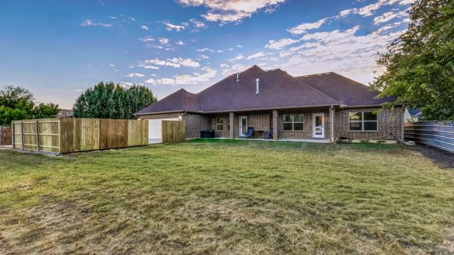 200 Waynell Street, White Settlement, TX 76108