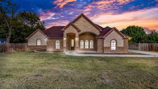 200 Waynell Street, White Settlement, TX 76108