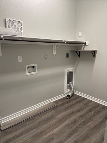 911 Heron Lane, Rockport, TX 78382