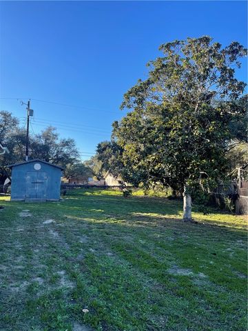 911 Heron Lane, Rockport, TX 78382