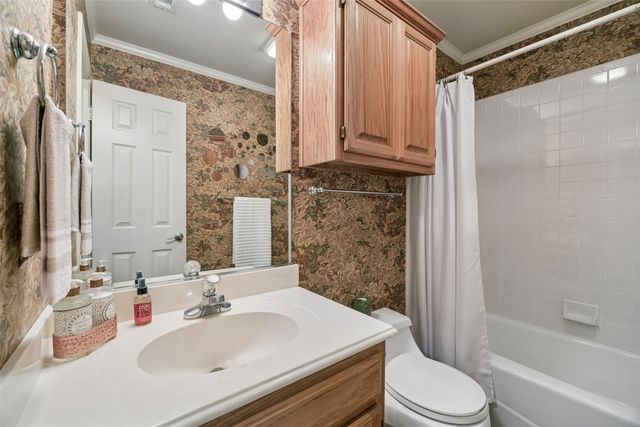 621 W Windsor Drive, Denton, TX 76207