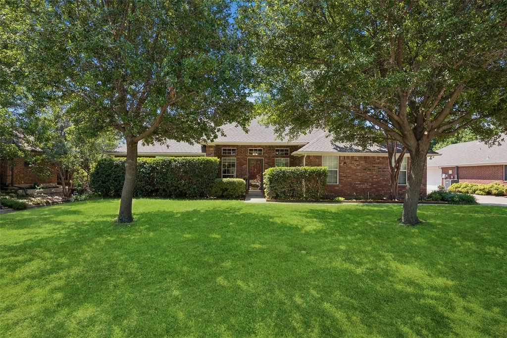 621 W Windsor Drive, Denton, TX 76207