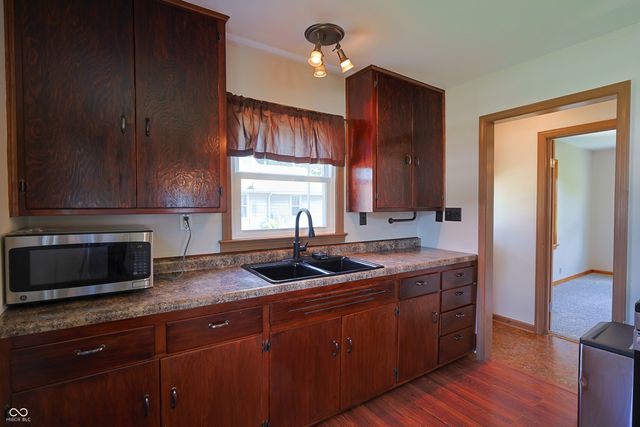 2341 Indiana Avenue, Columbus, IN 47201
