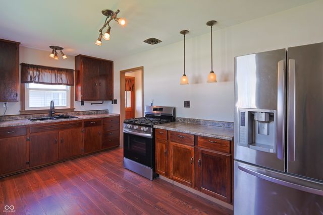 2341 Indiana Avenue, Columbus, IN 47201