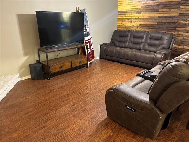 2834 Held Dr, Corpus Christi, TX 78006