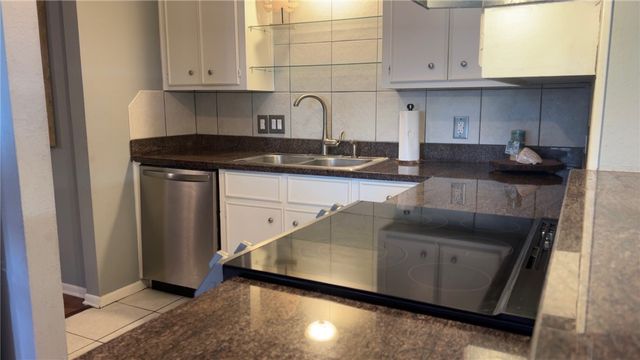 2834 Held Dr, Corpus Christi, TX 78006