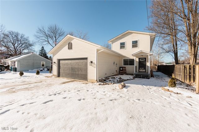 9852 Colfax Drive, Columbia Station, OH 44028