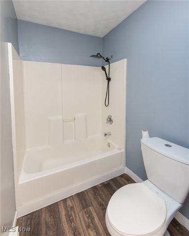 9852 Colfax Drive, Columbia Station, OH 44028