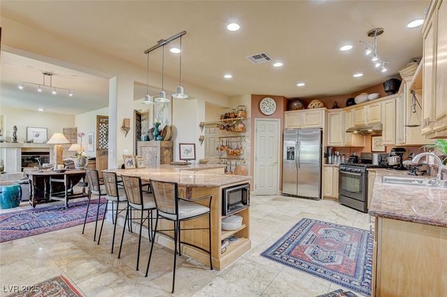 5152 Vincitor Street, Las Vegas, NV 89135