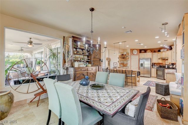 5152 Vincitor Street, Las Vegas, NV 89135